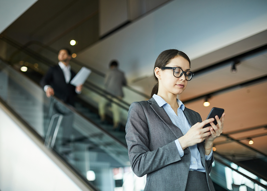 Find relevant experts in real time